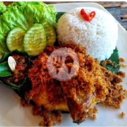 Nasi Ayam Goreng Tempe Kremesan