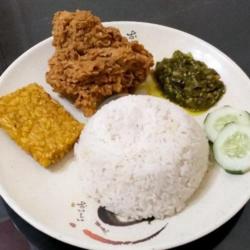 Nasi  Ayam Crispy  Tempe