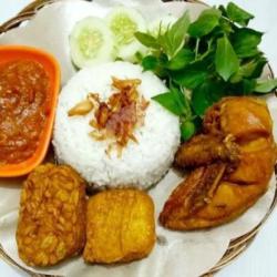 Ayam Goreng Lalapan Dada   Nasi