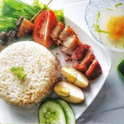 Nasi Hainam Campur Komplit