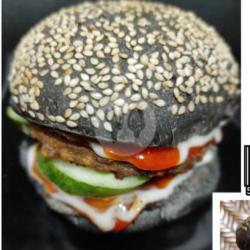 Black Cheese Burger