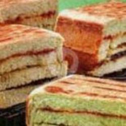 Roti Bakar 2 Sisisnya Selai(stwaberi, Blubery, Nanas)