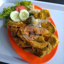 Nasi Bebek Penyet Paha Sambal Terasi  Teh Manis Dingin