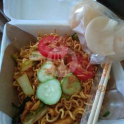 Mie Goreng Tuna Minuman