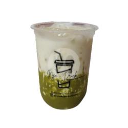 Nge-drink Matcha Milk