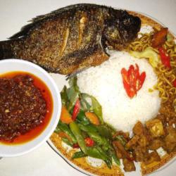 Nasi Campur   Mujair