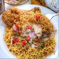 Indomie Ayam Crispy Sambal Matah