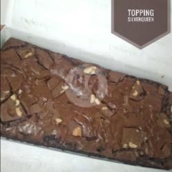 Triple Choco Fudgy Brownie Silverqueen