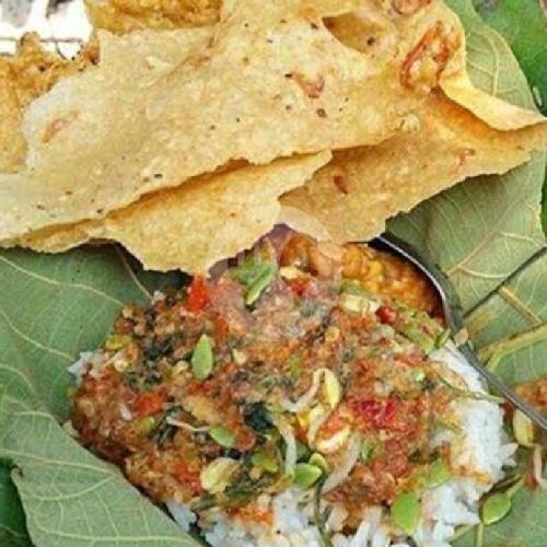 Nasi Pecel Pincuk Daun Jati James Hughes