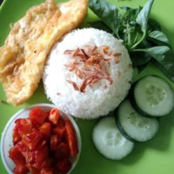 Nasi Sambal Kentang Telur Dadar Lalapan