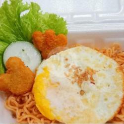 Mi Goreng Pedas Telur Ceplok Sosis