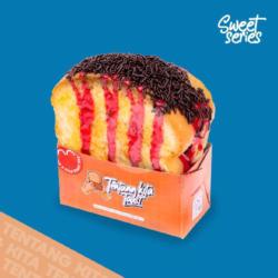 Red Velvet Toast