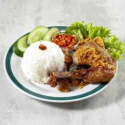 Nasi   Ayam Kampung Goreng Kremes