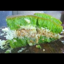 Keju Kacang Susu Pandan