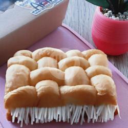 Roti Pasagi Rasa Strawberry Keju By Roti Ibu Arin Tea