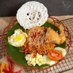 Indomie Telur Ayam Goreng