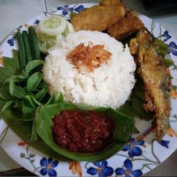 Nasi Bandeng Presto Penyet