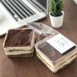 Tiramisu Dessert Box Premium