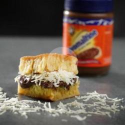 Martabak Ovomaltine Keju