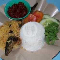 Nasi   Lele Goreng Kremes