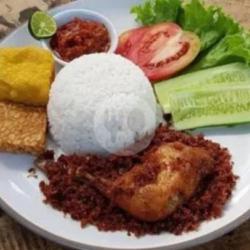 Nasi Ayam Bumbu Serundeng