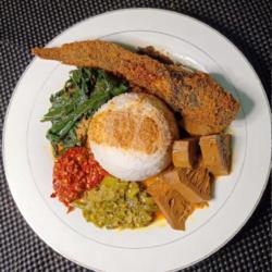 Nasi Ramas Lele Goreng