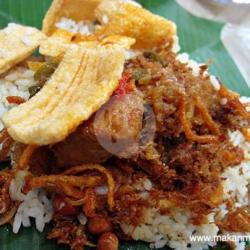 Nasi Lemak Ayam Semur