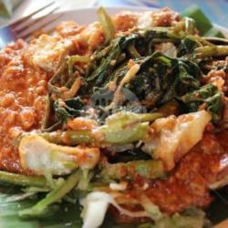 Lontong Pecal