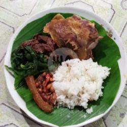 Nasi Gudeg Sambel Goreng Ayam Kampung