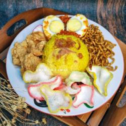 Paket Nasi Kuning Kulit Ayam Crispi