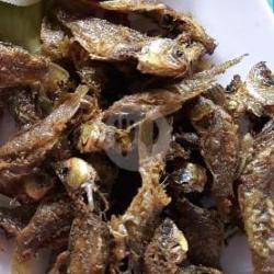 Sego Pedes Ikan Wader Goreng