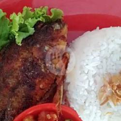 Nasi Penyetan Mujaer