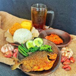 Paket Ikan Bawal Goreng Penyet