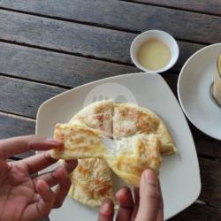 Cheese Naan ( Keju Mozzarella )