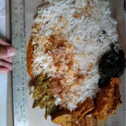 Nasi Padang  Dada Ayam Sayur Gulai  Sayur Nangka Singkong Kuah Sambal Halal. Catat Jika Tidak Pakai Sayur/sambal Catat Di Note