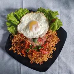 Mie Geprek   Telur Sambal Bawang