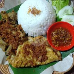 Paket Nasi Telor Dadar Serundeng   Es Teh Manis