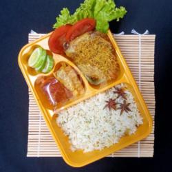 Nasi Liwet Ayam   Dada Serundeng Komplit