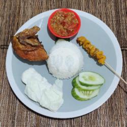 Gambul 2 Nasi Dada Goreng : Nasi Ayam Sate Satean Sambel Lalapan