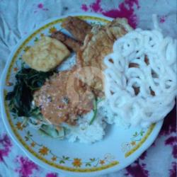 Nasi Pecel Telur Dadar