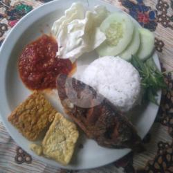 Lalapan Ikan Mujair   Nasi