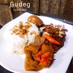 Nasi Gudeg Krecek Telur