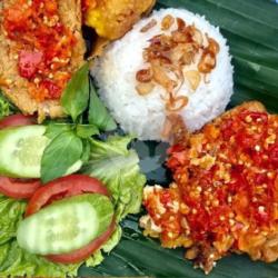 Nasi Ayam Geprek Kumplit