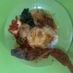 Nasi Lele Goreng Perkedel Telor Bulat