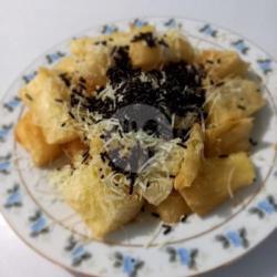 Singkong Crispy Keju Mesis