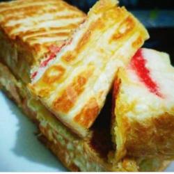 Roti Bakar Strawberry Coklat