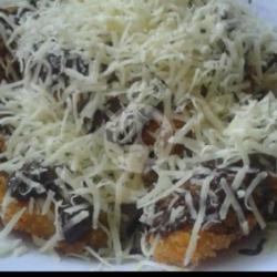 Pisang Goreng Yg Ditaburi Keju, Coklat Dan Susu Perpaket Pisang Harga 15000