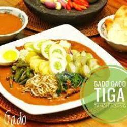 Gado Gado Special   Lontong