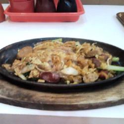 Kwetiau Hotplate Sosis