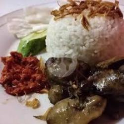 Nasi Uduk Ati Ampela Goreng Serundeng